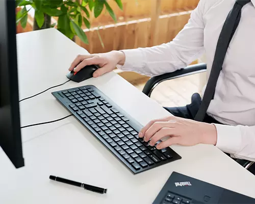 Lenovo エッセンシャル USBキーボード&マウス – 英語